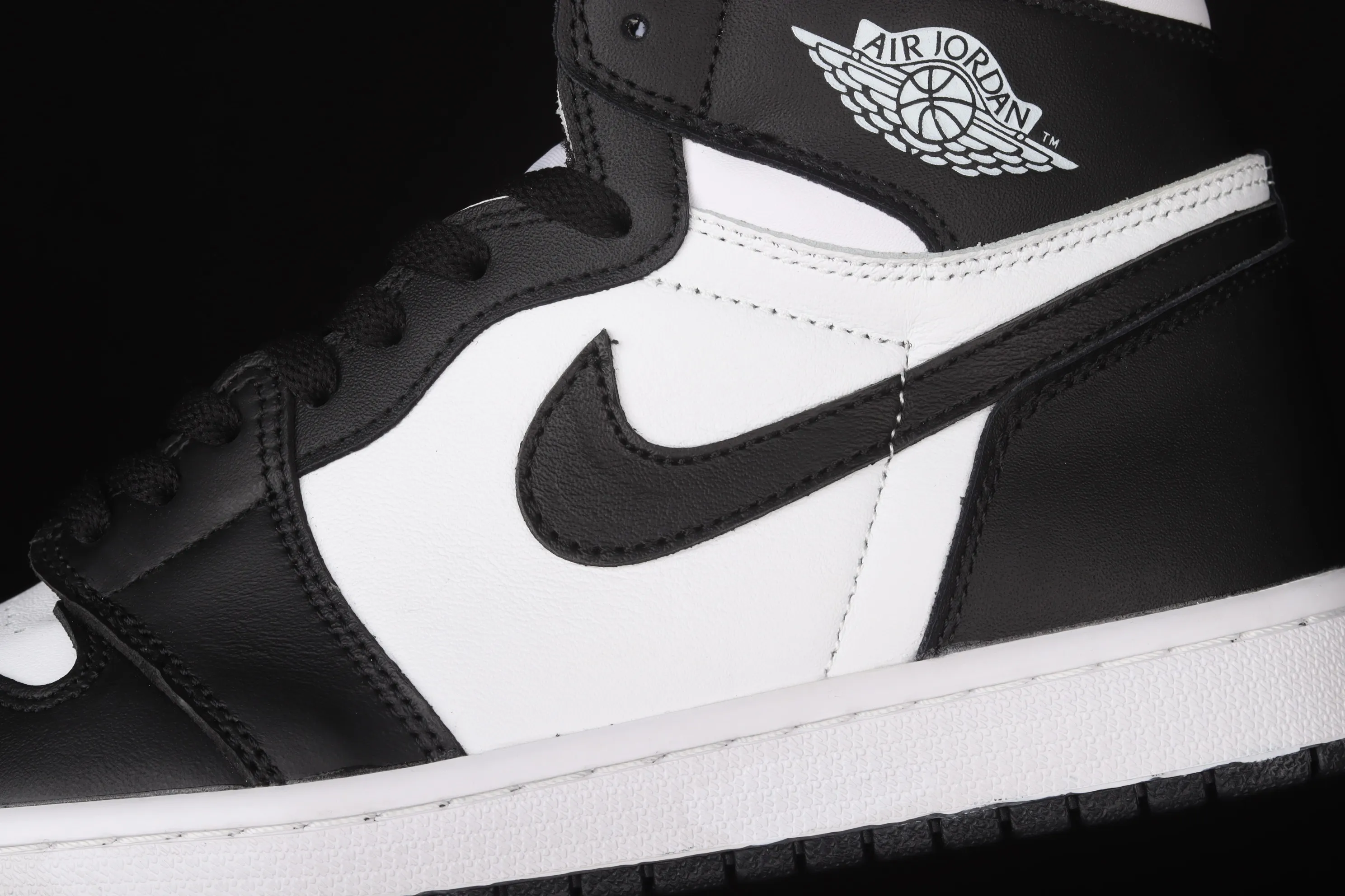 All categories Air Jordan Jordan series basketball shoes Air Jordan 1 High Air Jordan 1 High AJ1 Joe 1 high top white and black 555088-010
